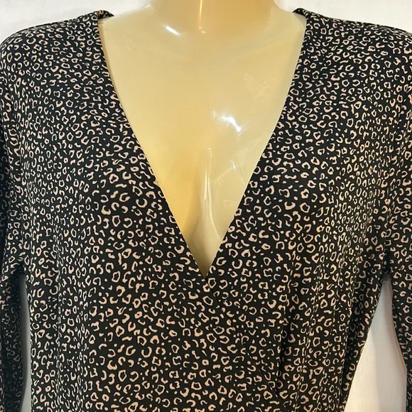 ANN TAYLOR WRAP DRESS WOMEN SIZE 6 BLACK TAN LONG SLEEVE ANIMAL PRINT - Picture 2 of 15